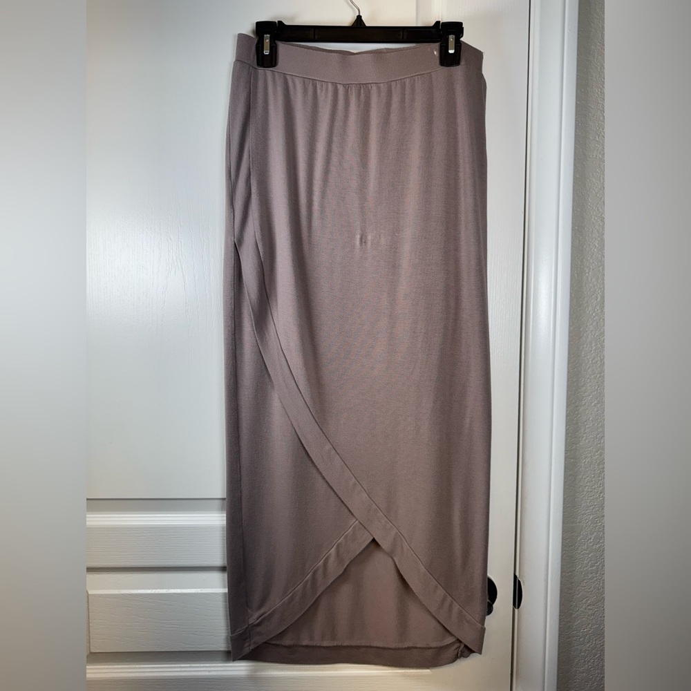 Victoria's Secret Hi-Lo Taupe Skirt Size Med GOOD #2018